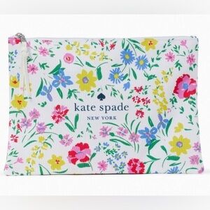 Kate Spade ♠️ New England Floral Pouch.
